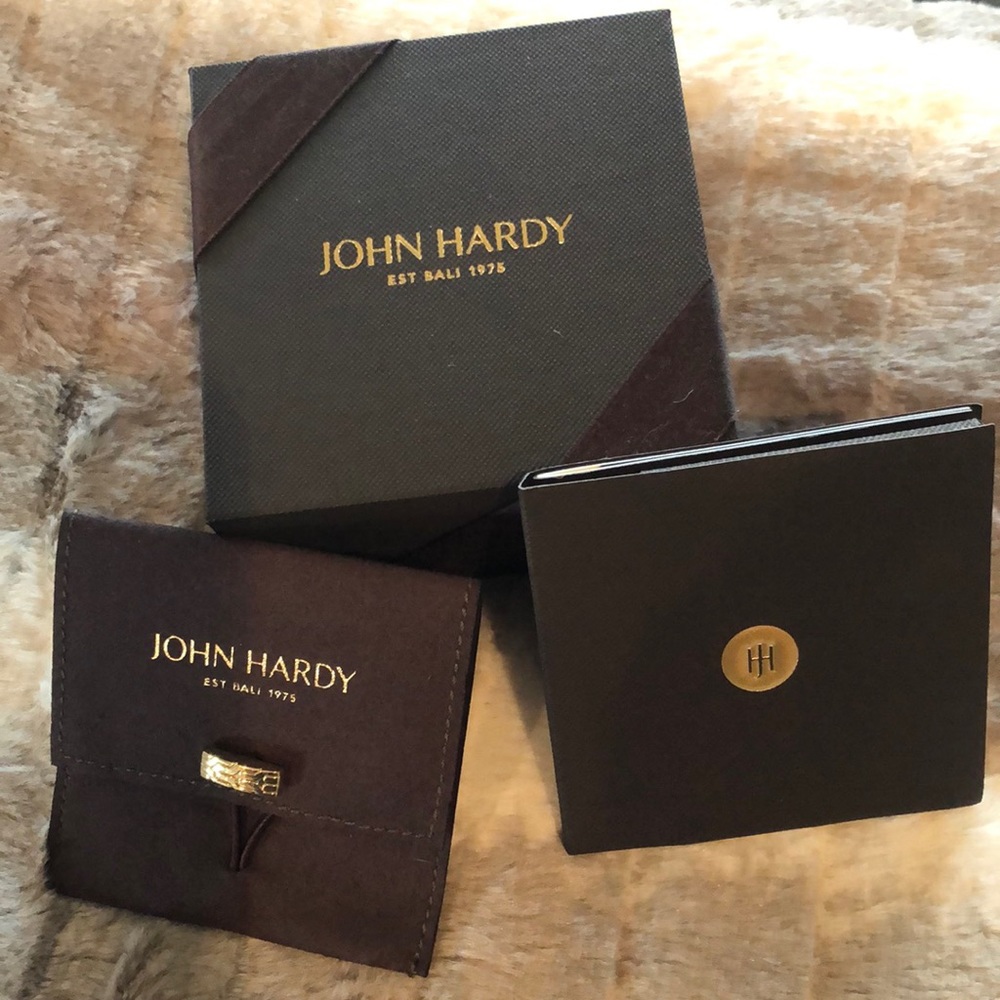 John Hardy box-w/ribbon